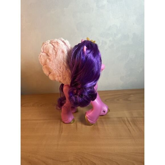 MLP My Little Pony 8" PRINCESS PETALS - A New Generation Singing Star - Picture 3 of 5